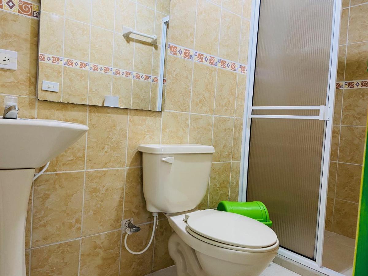 Casa Hostal Las Palmeras Guatapé エクステリア 写真